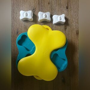 Nina Ottoson by Outward Hound Tornado interactive treat dog toy